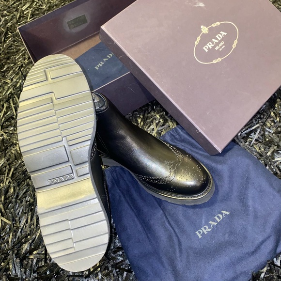 Prada classic boots - Picture 3 of 3